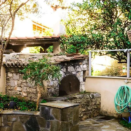 άνετο διαμέρισμα με θέα το παλαμήδι